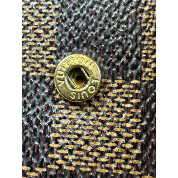 Louis Vuitton Keyholder - Picture 7 of 8